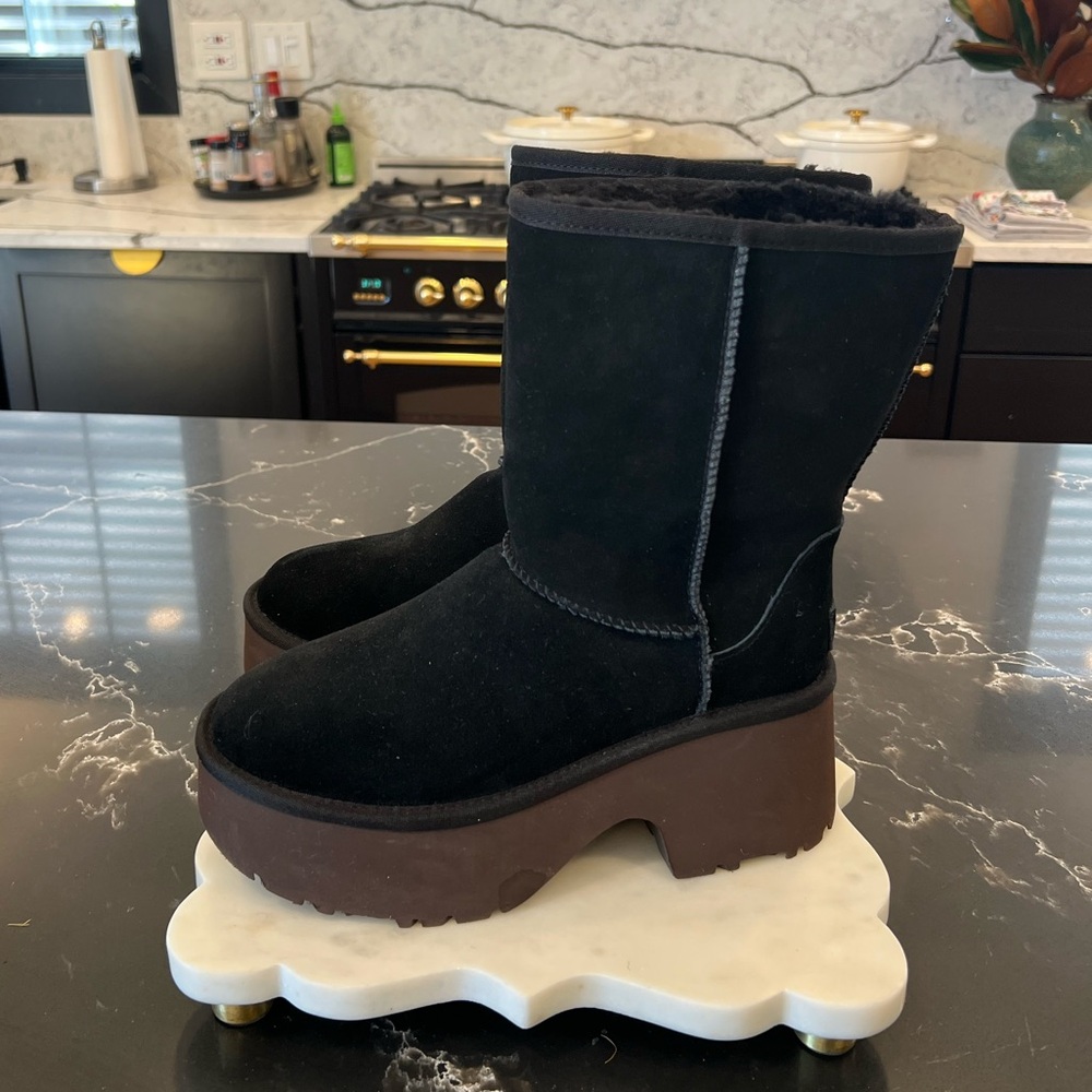 UGG **New w/ Tags** Classic new Heights Black Boot, Size 8